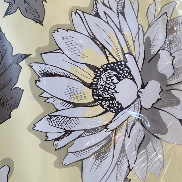 Sunflower 6x9 Pack of 50 Poly Mailers - Picture 4 of 5